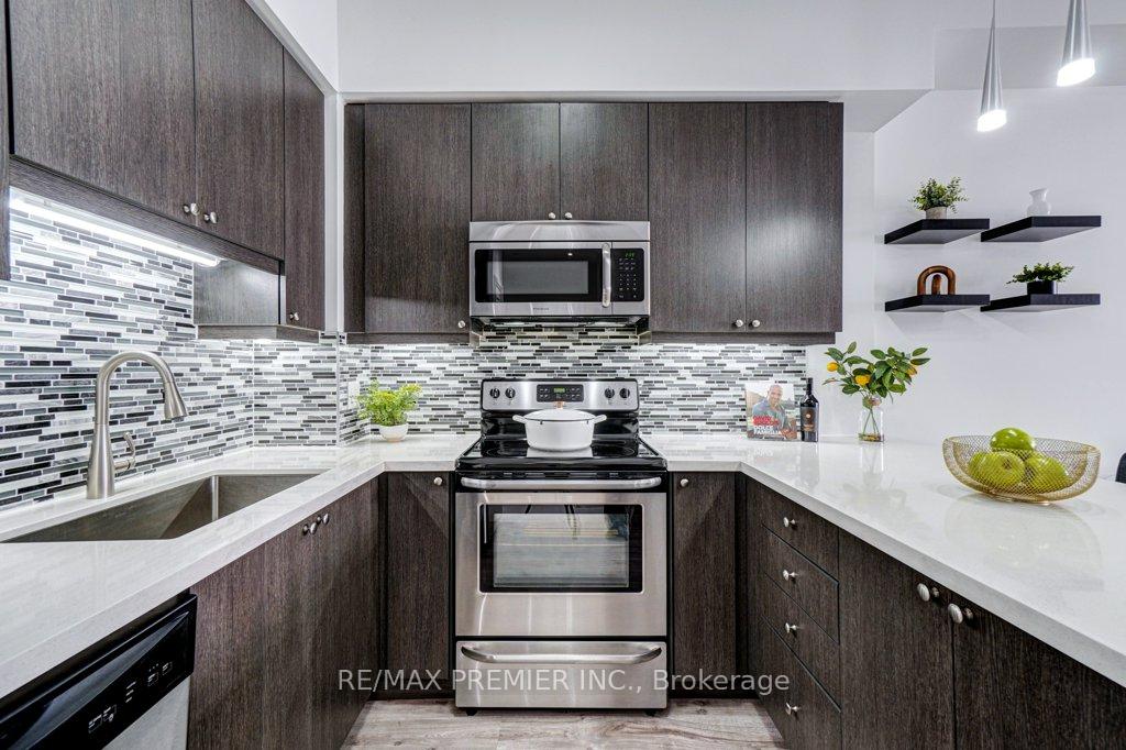Photo 9 of Unit 1004, 12 Woodstream Boulevard, Vaughan, Vaughan Grove — HOMEH