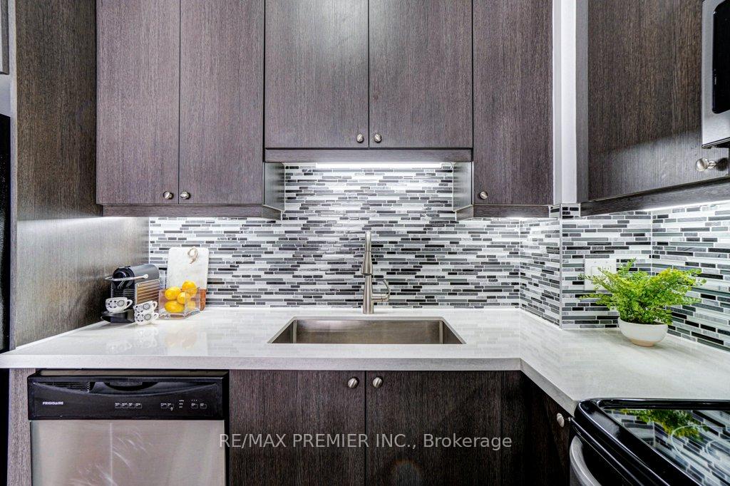 Photo 11 of Unit 1004, 12 Woodstream Boulevard, Vaughan, Vaughan Grove — HOMEH