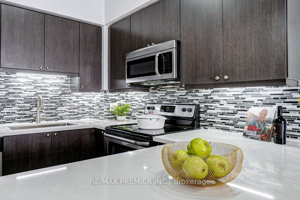Photo 12 of Unit 1004, 12 Woodstream Boulevard, Vaughan, Vaughan Grove — HOMEH