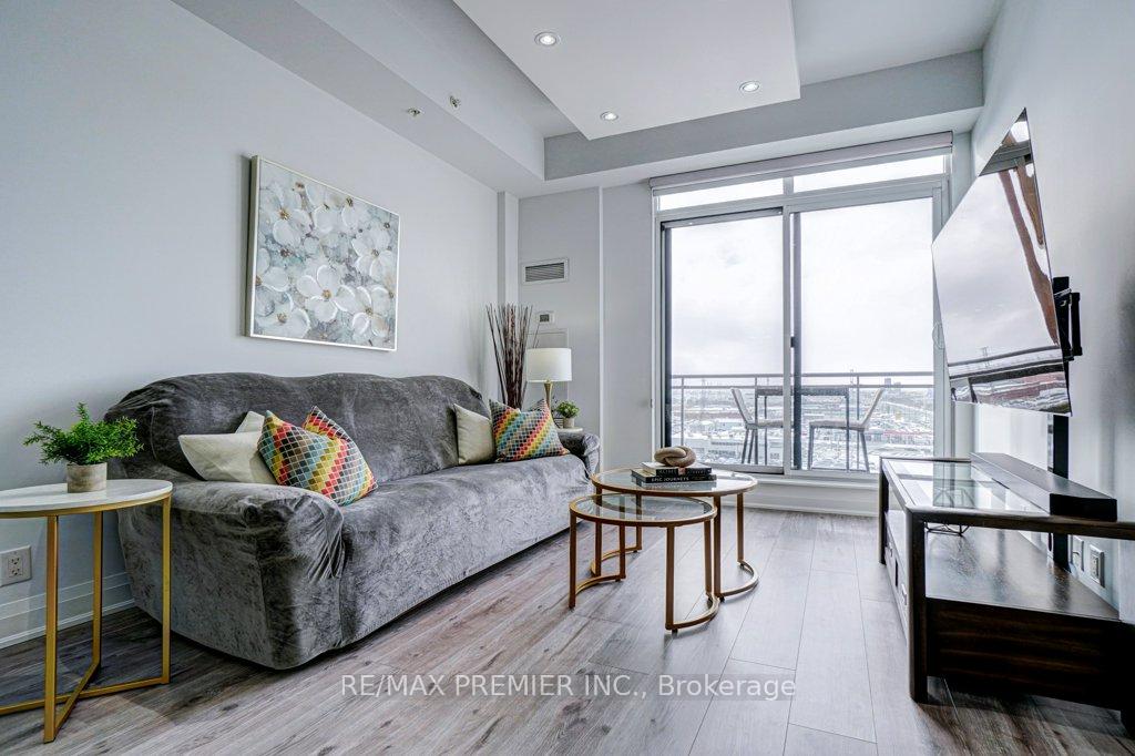 Photo 18 of Unit 1004, 12 Woodstream Boulevard, Vaughan, Vaughan Grove — HOMEH