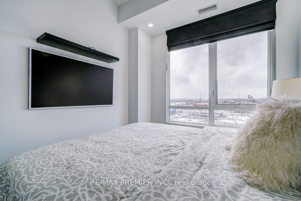 Photo 25 of Unit 1004, 12 Woodstream Boulevard, Vaughan, Vaughan Grove — HOMEH