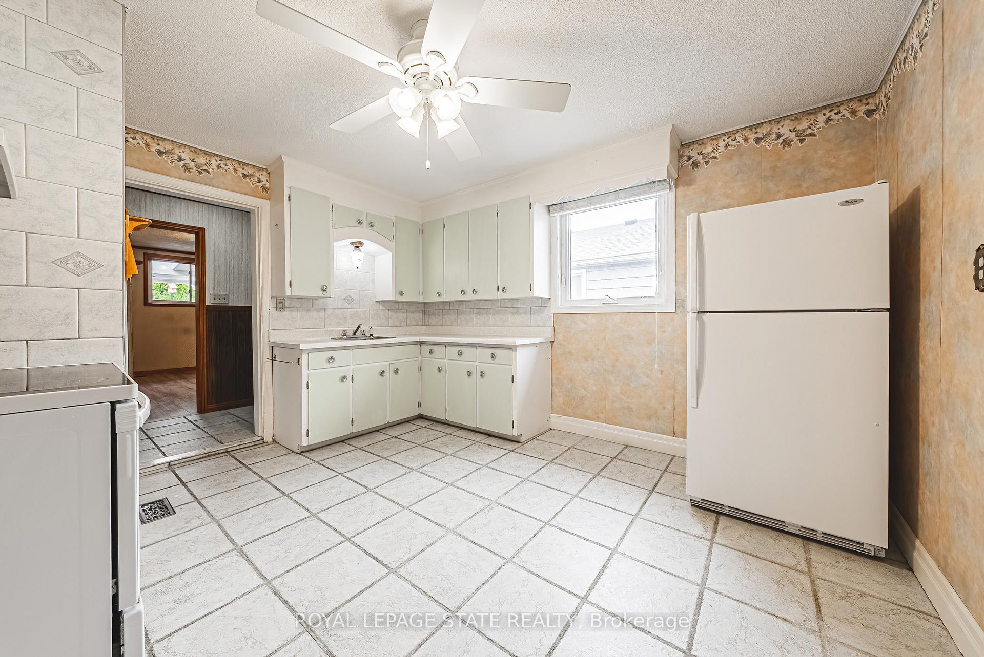 Photo 6 of 108 East 44th Street, Hamilton, Sunninghill — HOMEH