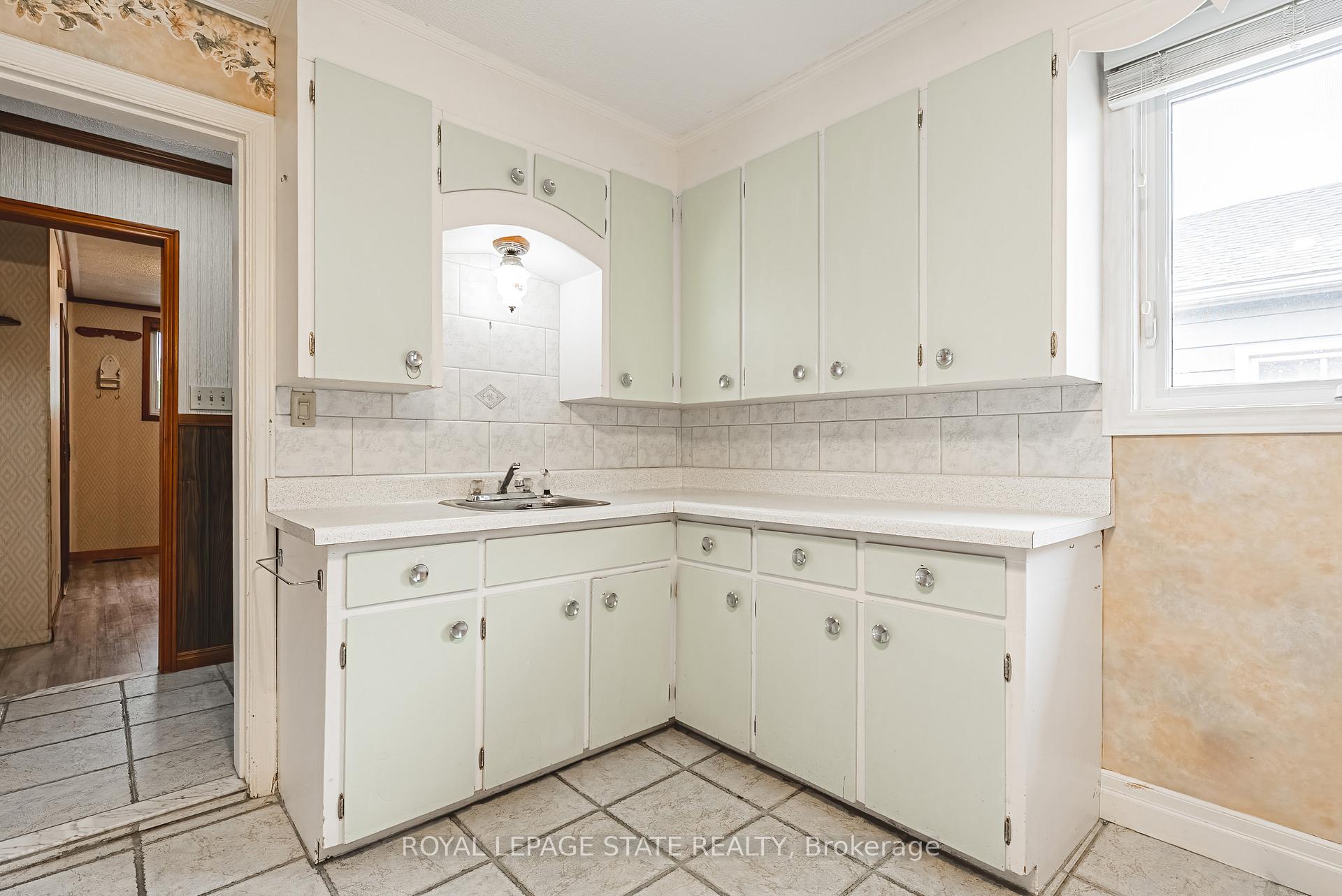 Photo 8 of 108 East 44th Street, Hamilton, Sunninghill — HOMEH