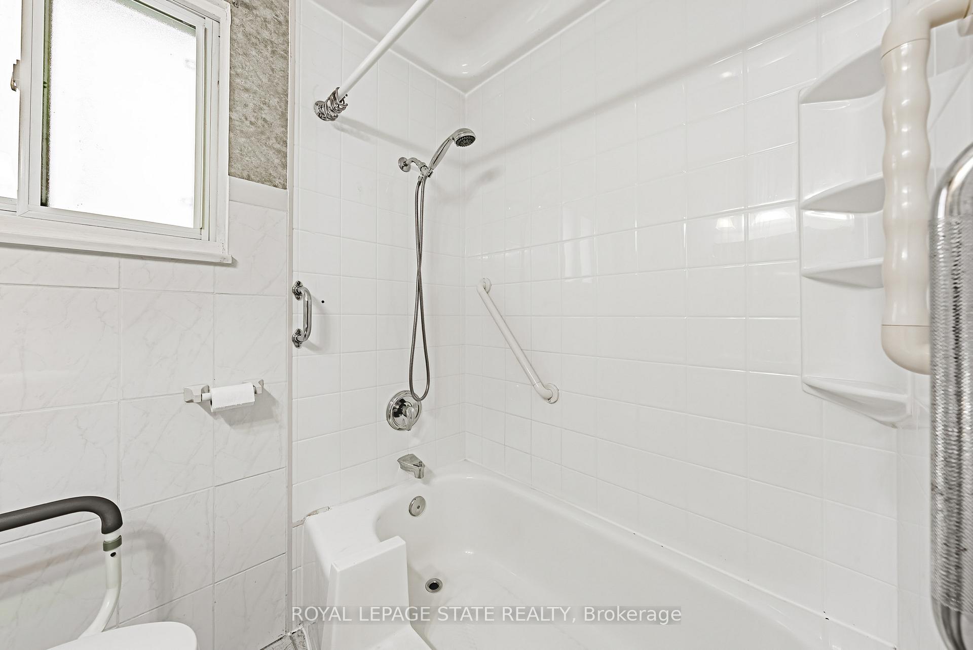 Photo 19 of 108 East 44th Street, Hamilton, Sunninghill — HOMEH