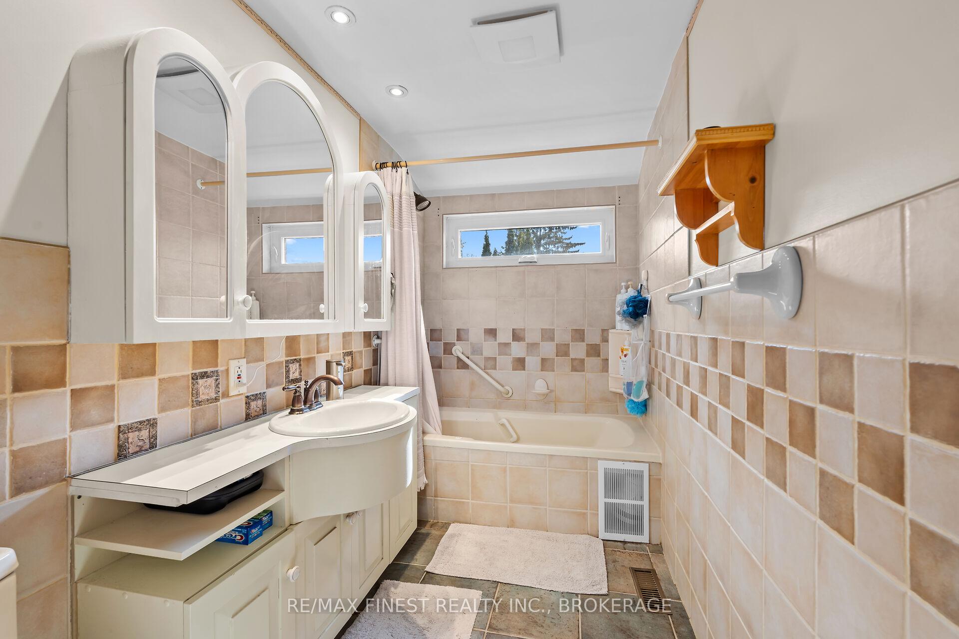 Photo 57 of 355 Lakeview Avenue, Kingston, City Southwest — HOMEH