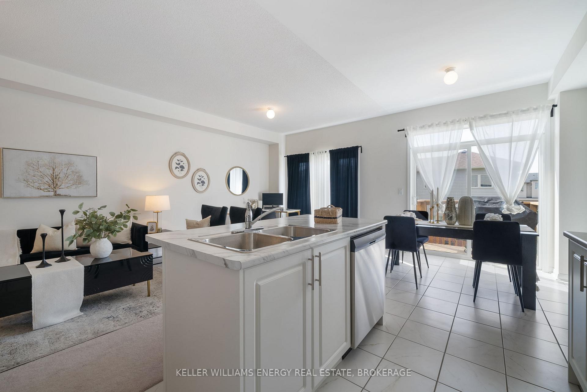 Photo 11 of 313 Windfields Farm Drive E, Oshawa, Windfields — HOMEH
