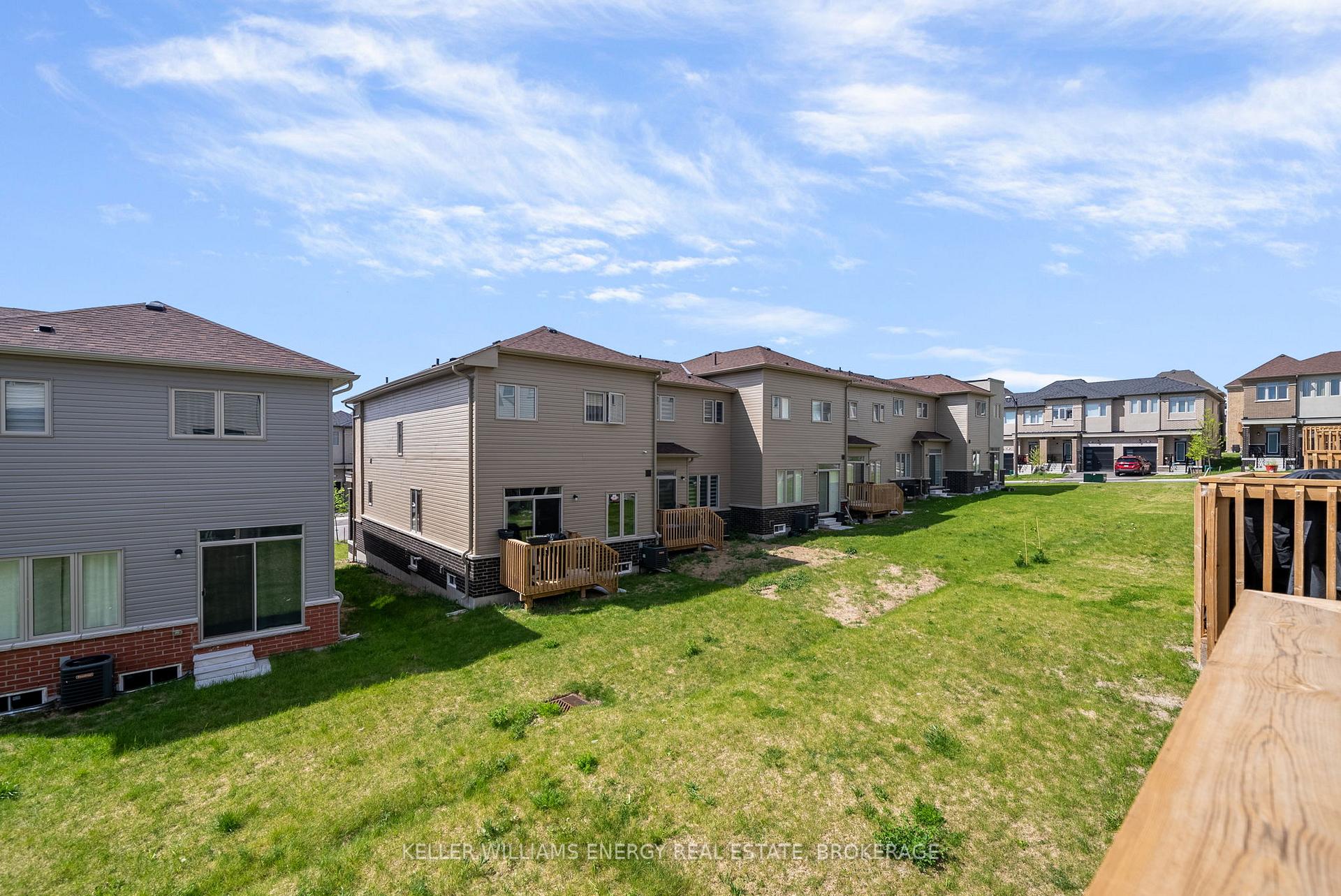 Photo 15 of 313 Windfields Farm Drive E, Oshawa, Windfields — HOMEH