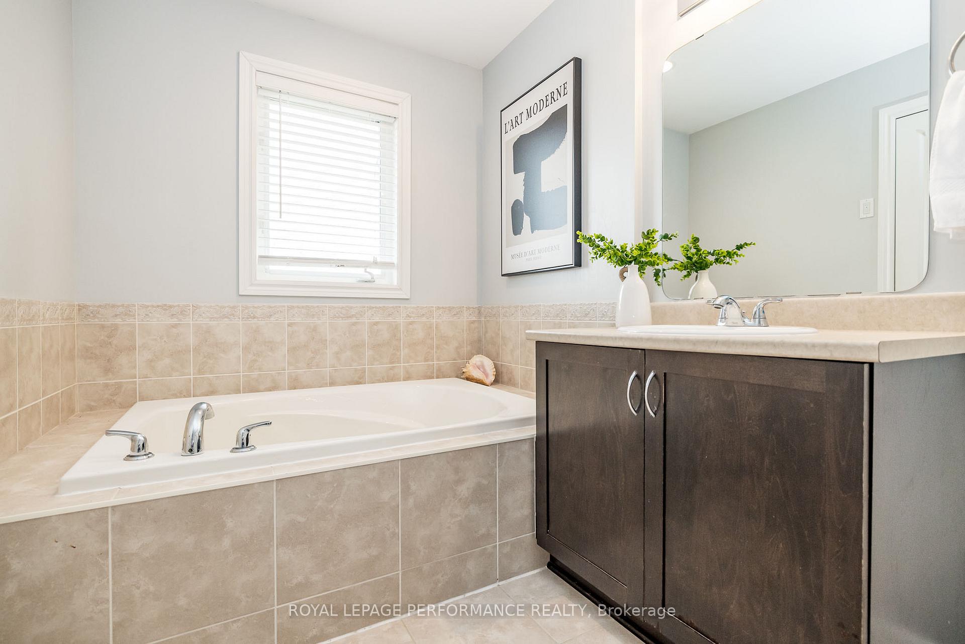 Photo 44 of 200 Eye Bright Crescent, Ottawa, Riverside South/Gloucester Glen — HOMEH