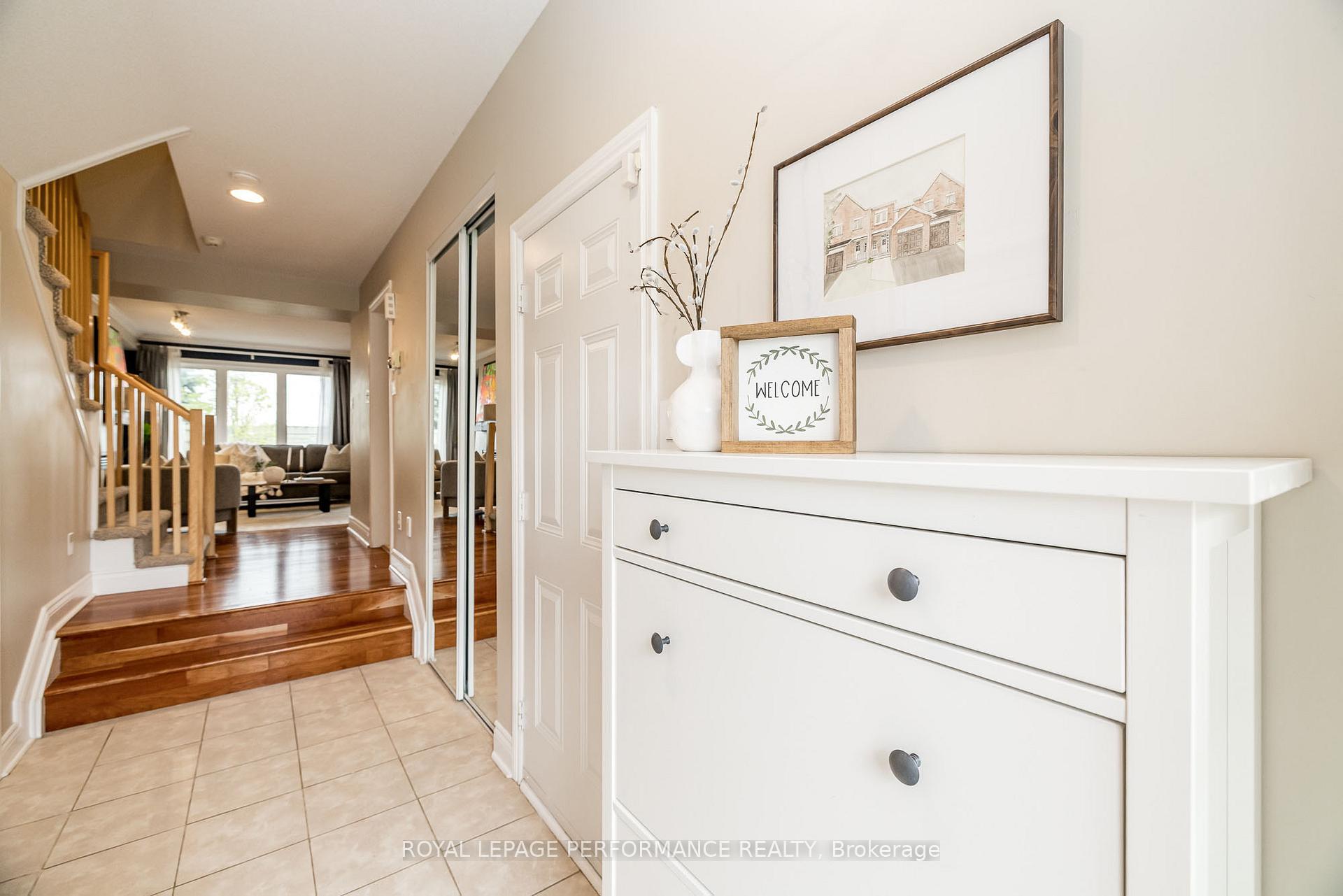 Photo 5 of 200 Eye Bright Crescent, Ottawa, Riverside South/Gloucester Glen — HOMEH