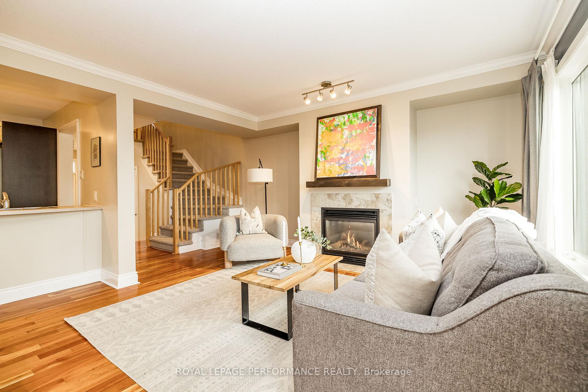 Photo 8 of 200 Eye Bright Crescent, Ottawa, Riverside South/Gloucester Glen — HOMEH
