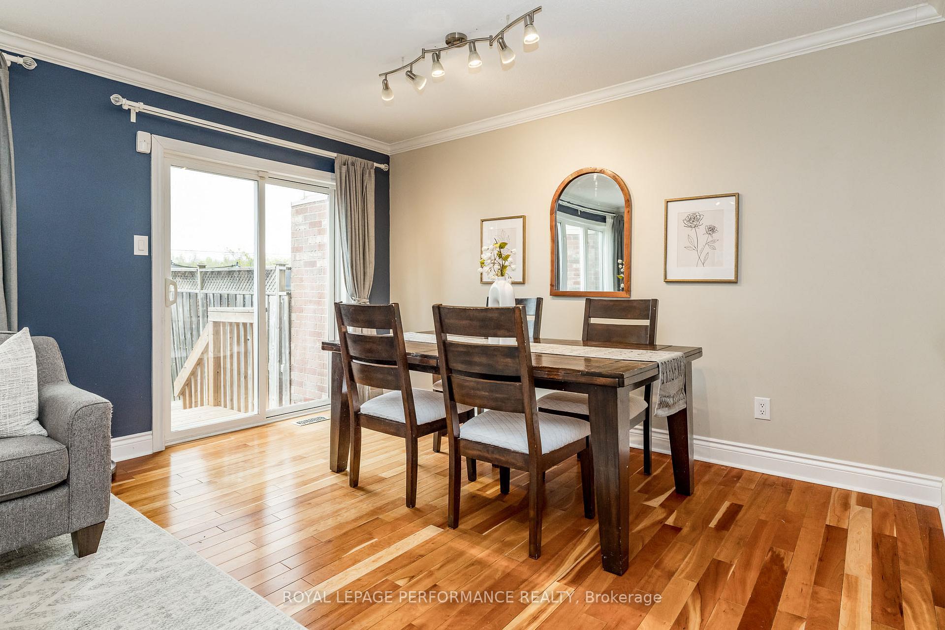 Photo 11 of 200 Eye Bright Crescent, Ottawa, Riverside South/Gloucester Glen — HOMEH