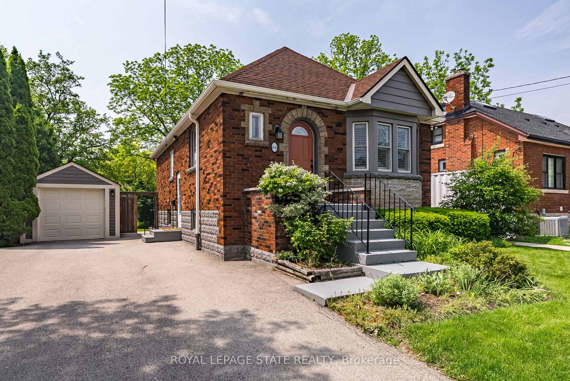 Photo 2 of 64 Highcliffe Avenue, Hamilton, Centremount — HOMEH