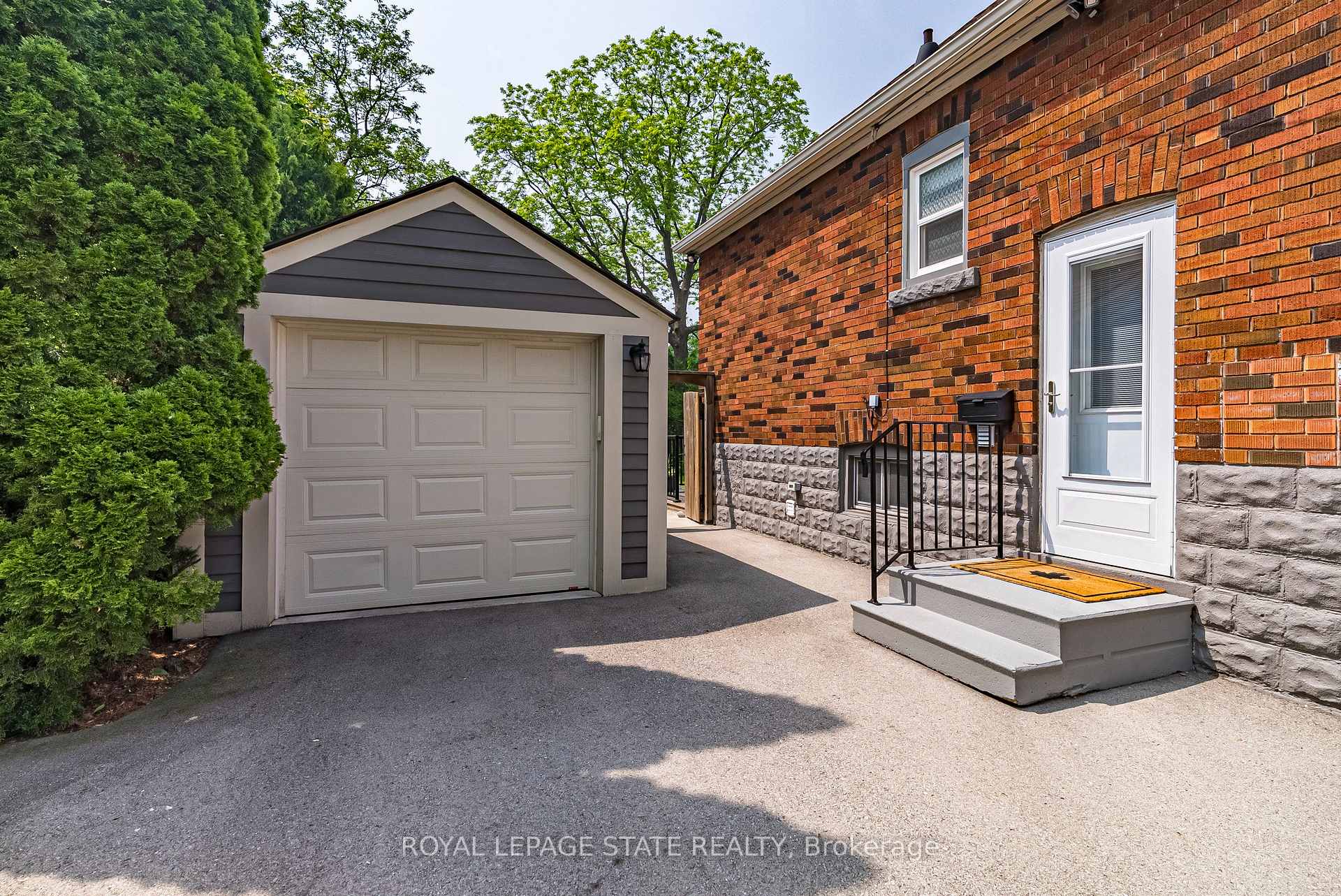 Photo 23 of 64 Highcliffe Avenue, Hamilton, Centremount — HOMEH