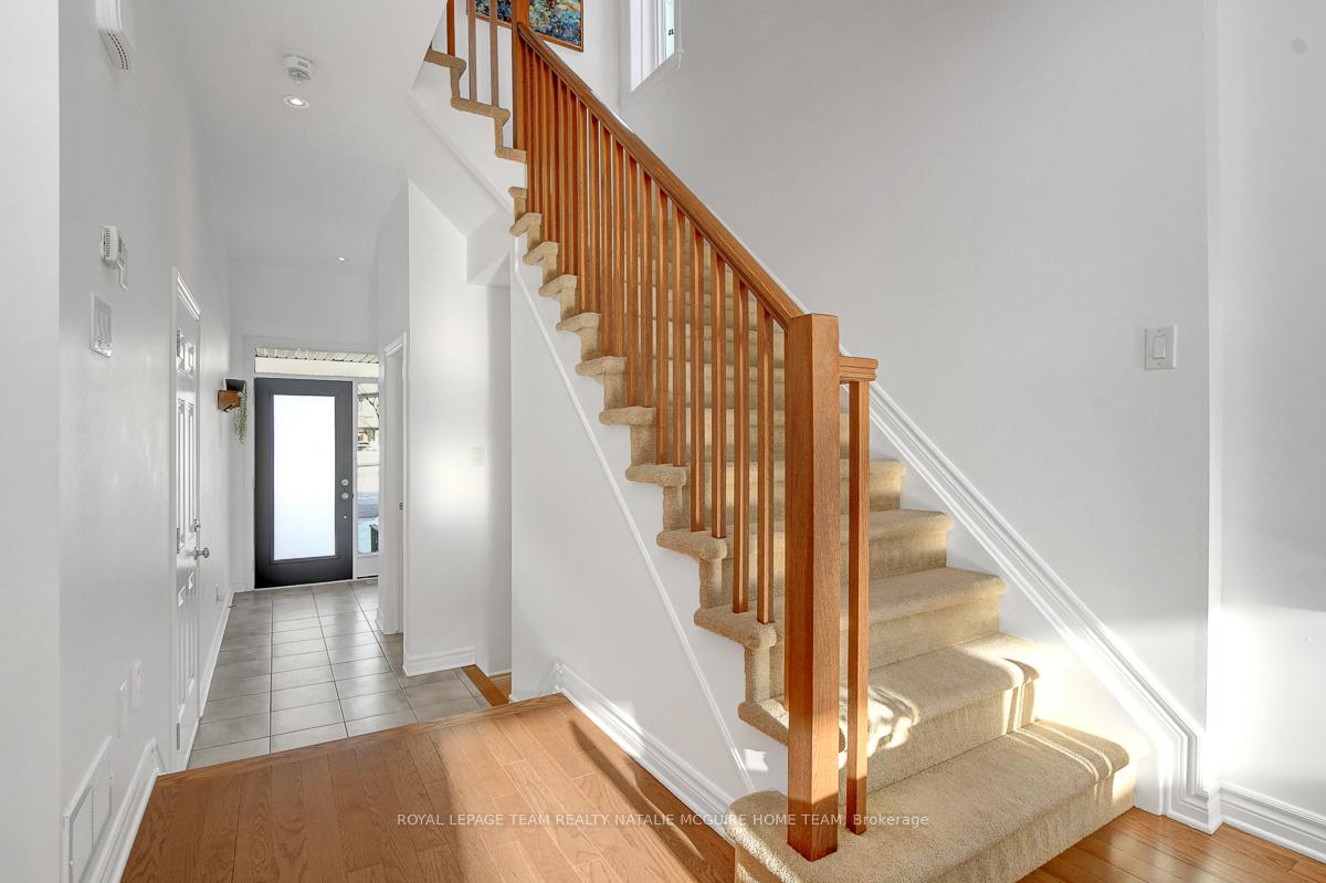 Photo 3 of 212 Larimar Circle, Ottawa, Riverside South/Gloucester Glen — HOMEH