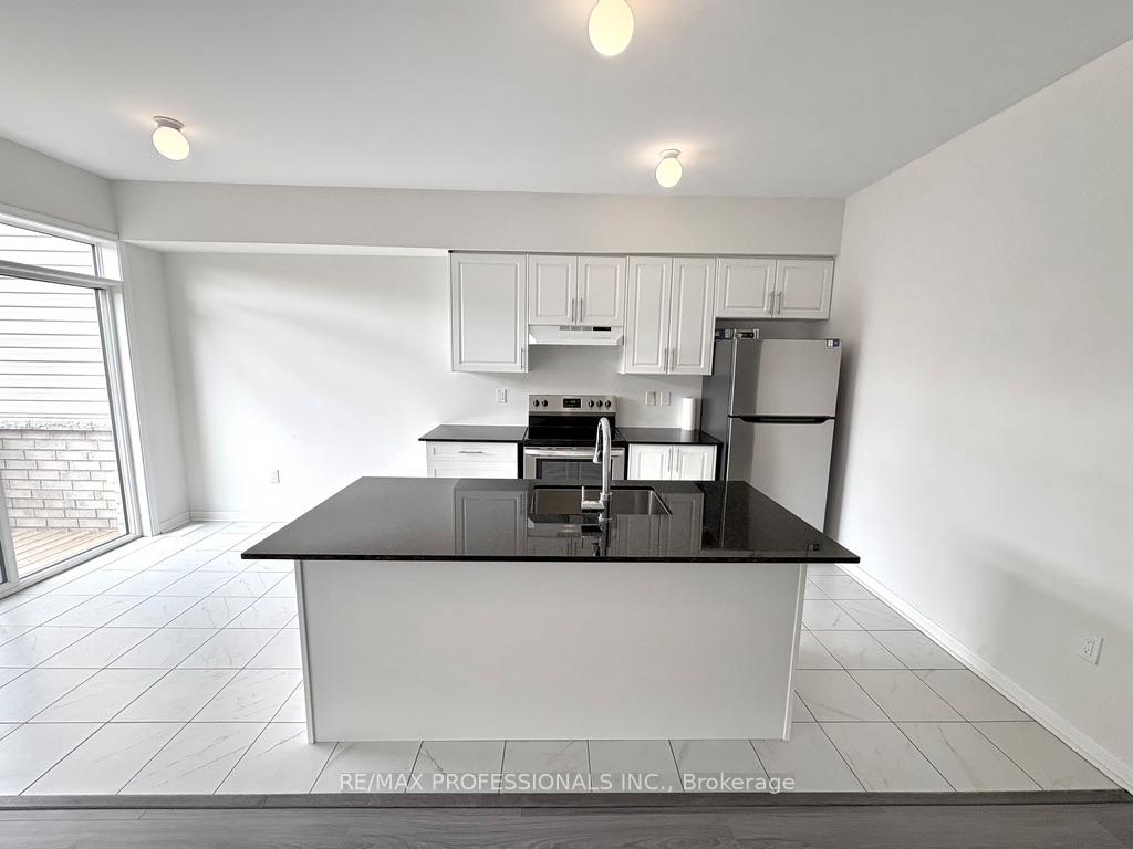 Photo 10 of 315 Windfields Farms Drive E, Oshawa, Windfields — HOMEH