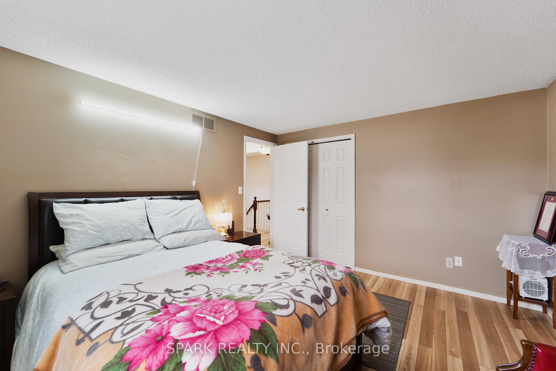 Photo 20 of 547 Peggoty Circle E, Oshawa, Eastdale — HOMEH