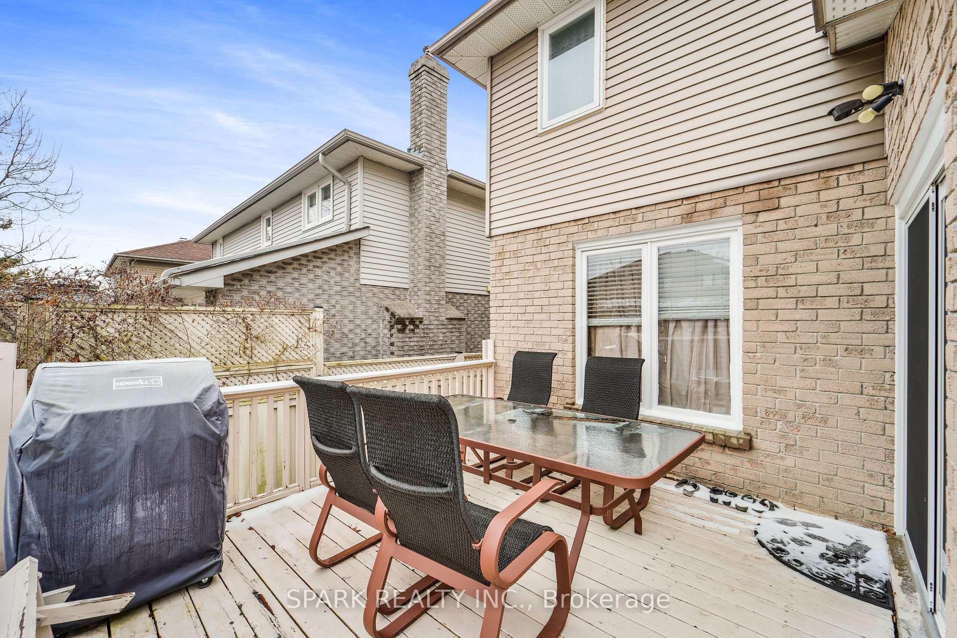 Photo 33 of 547 Peggoty Circle E, Oshawa, Eastdale — HOMEH