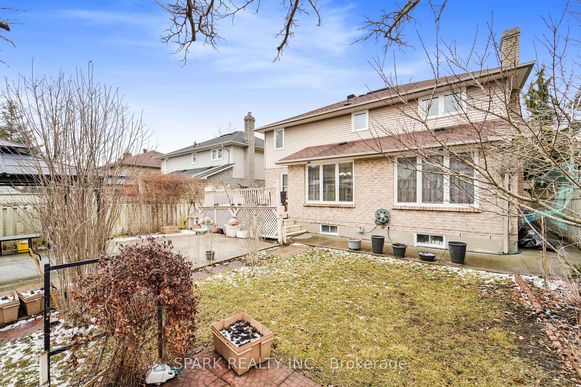 Photo 35 of 547 Peggoty Circle E, Oshawa, Eastdale — HOMEH