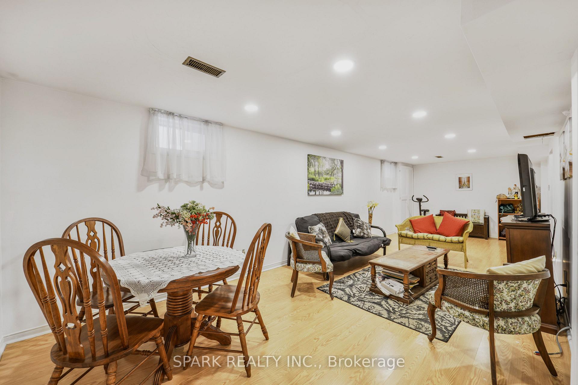Photo 39 of 547 Peggoty Circle E, Oshawa, Eastdale — HOMEH