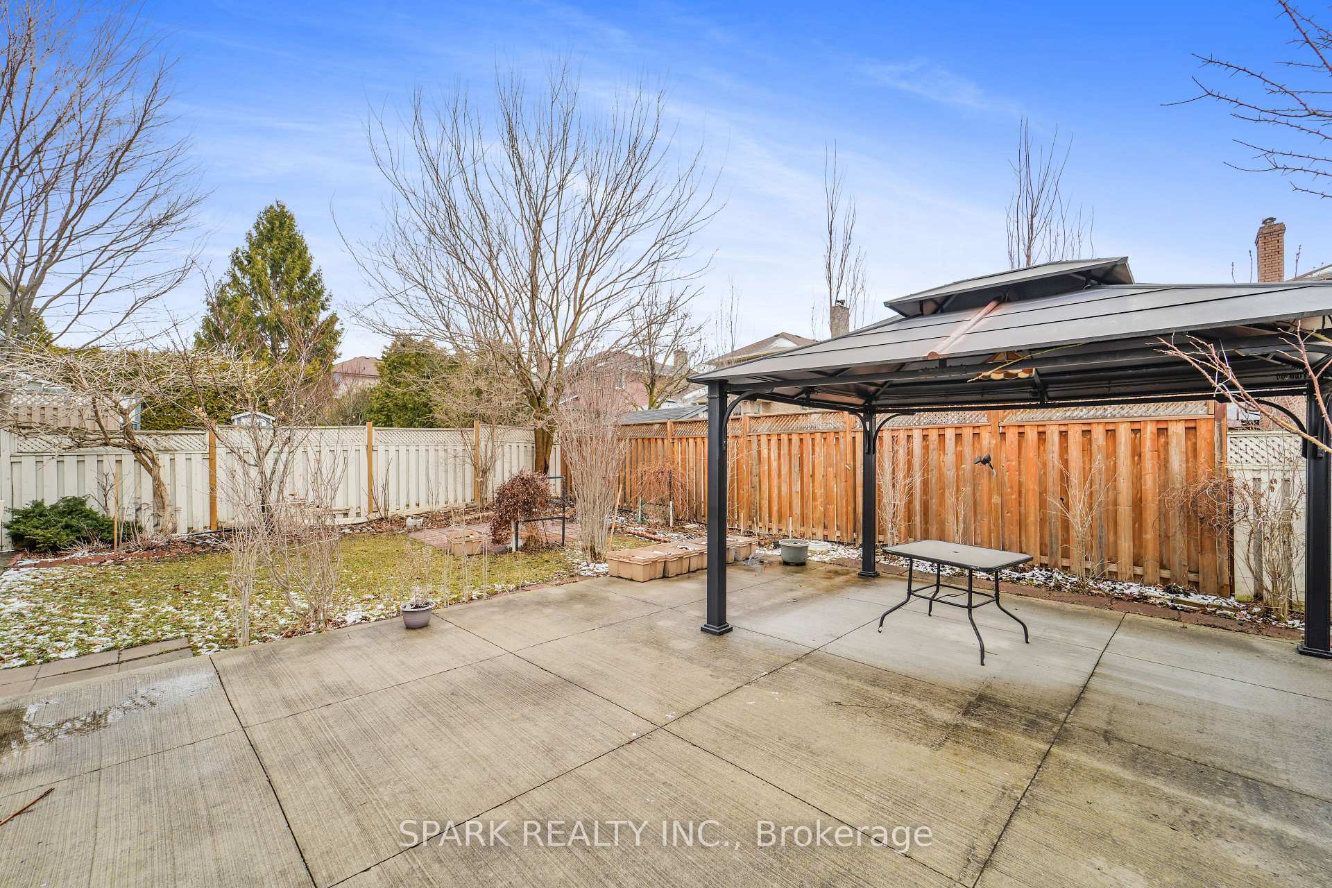 Photo 41 of 547 Peggoty Circle E, Oshawa, Eastdale — HOMEH