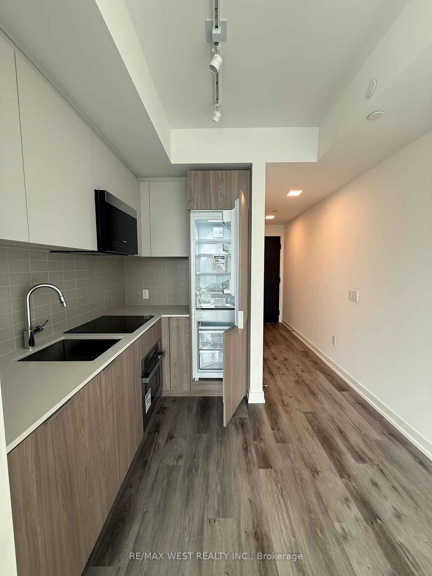 Photo 4 of Unit PH15, 28 Eastern Avenue, Toronto, Moss Park — HOMEH