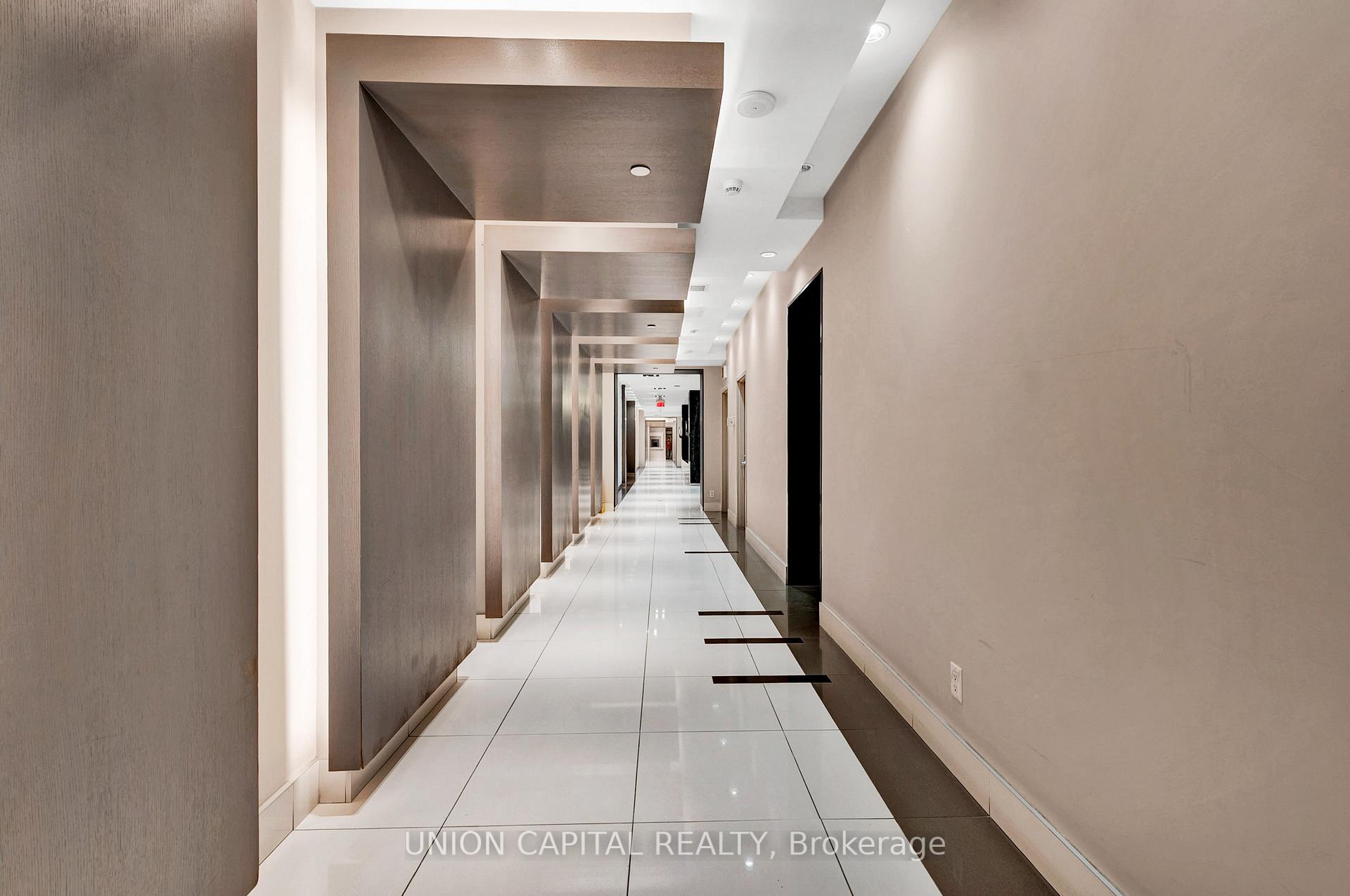 Photo 5 of Unit 1008, 7165 Yonge Street, Markham, Thornhill — HOMEH