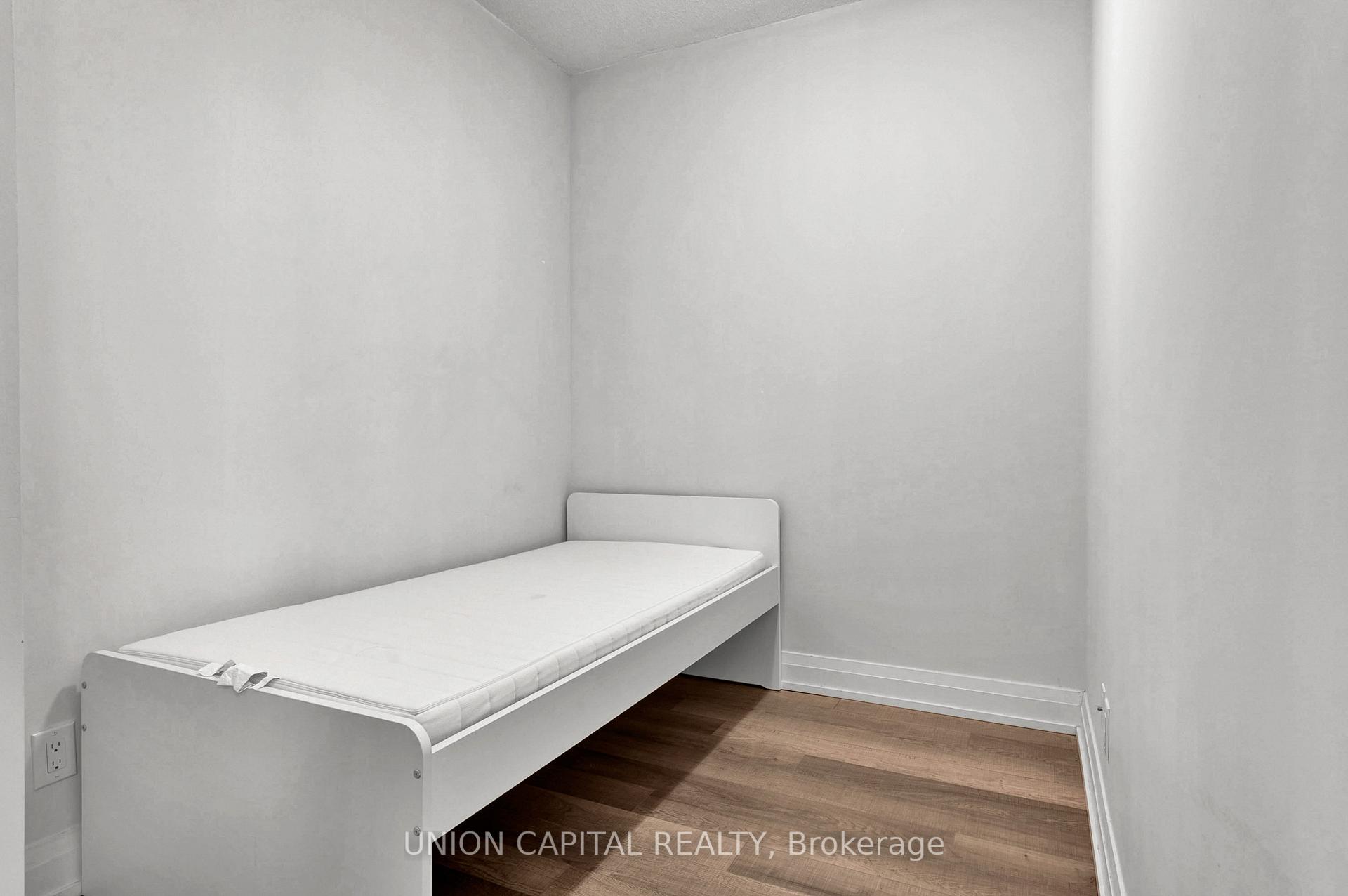 Photo 8 of Unit 1008, 7165 Yonge Street, Markham, Thornhill — HOMEH