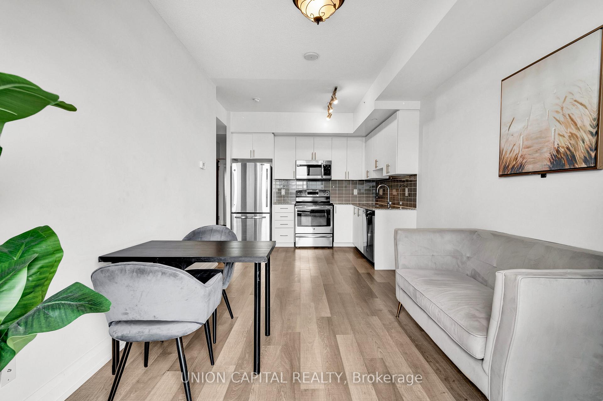 Photo 12 of Unit 1008, 7165 Yonge Street, Markham, Thornhill — HOMEH
