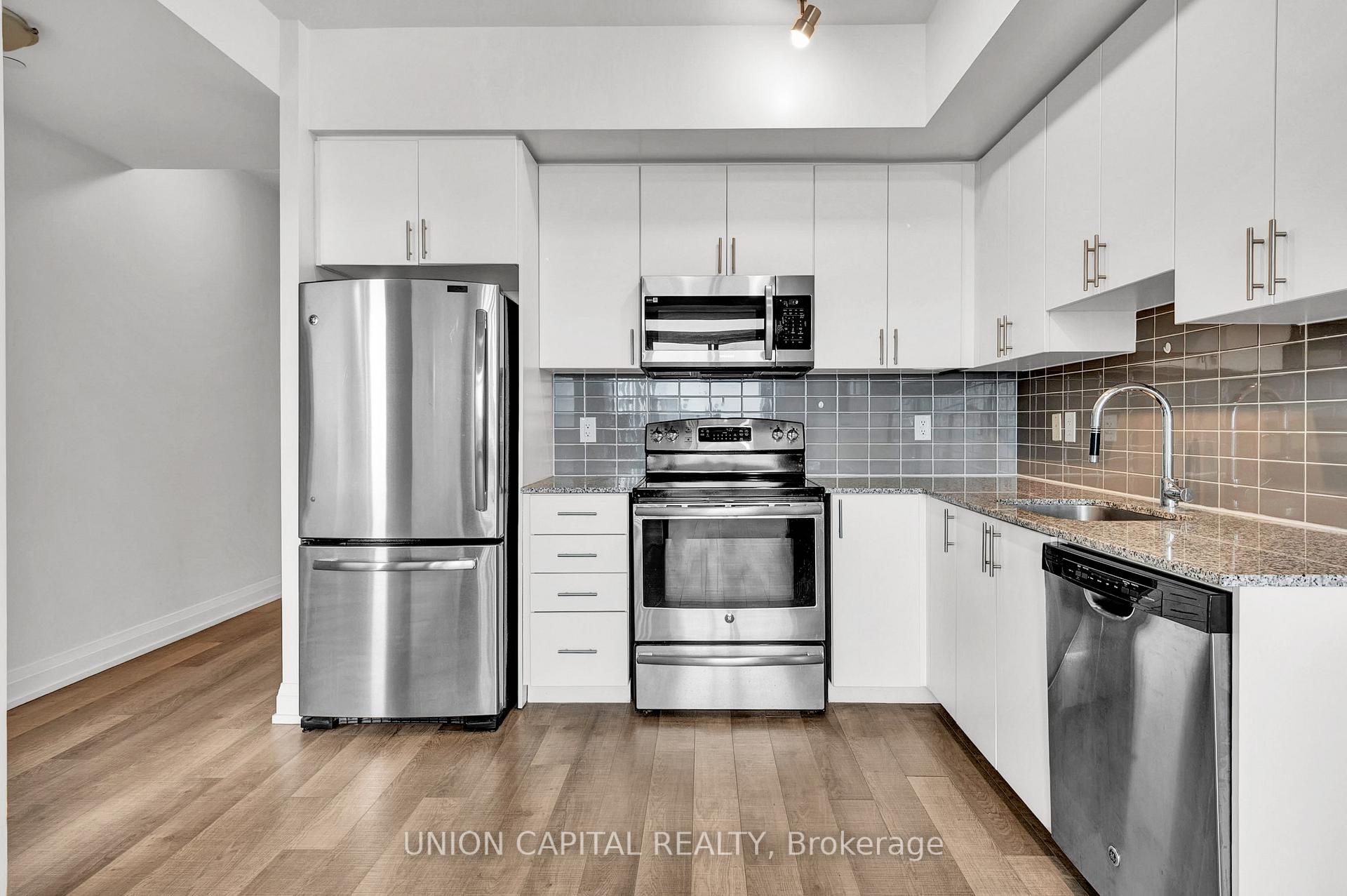 Photo 13 of Unit 1008, 7165 Yonge Street, Markham, Thornhill — HOMEH