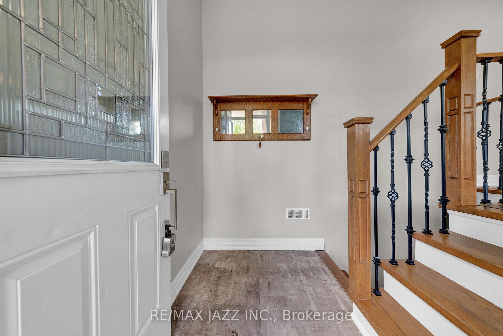 Photo 7 of 1003 Centre Street N, Whitby, Williamsburg — HOMEH