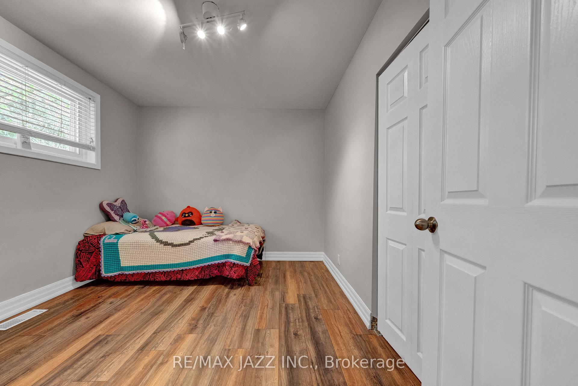 Photo 20 of 1003 Centre Street N, Whitby, Williamsburg — HOMEH