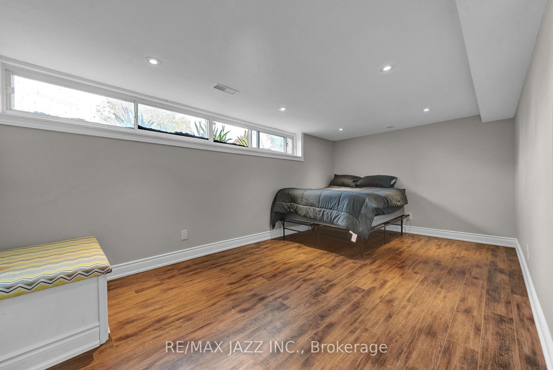 Photo 36 of 1003 Centre Street N, Whitby, Williamsburg — HOMEH