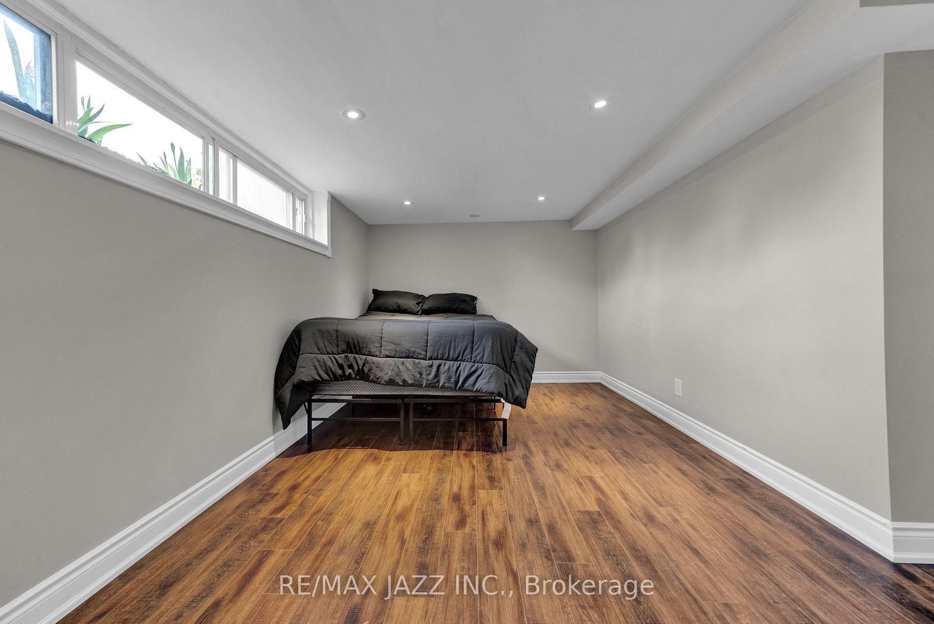 Photo 37 of 1003 Centre Street N, Whitby, Williamsburg — HOMEH