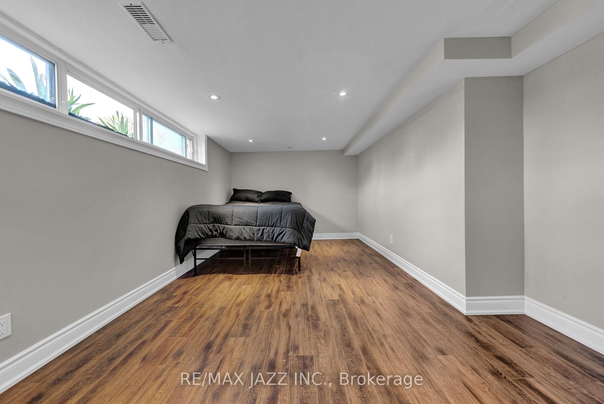 Photo 38 of 1003 Centre Street N, Whitby, Williamsburg — HOMEH