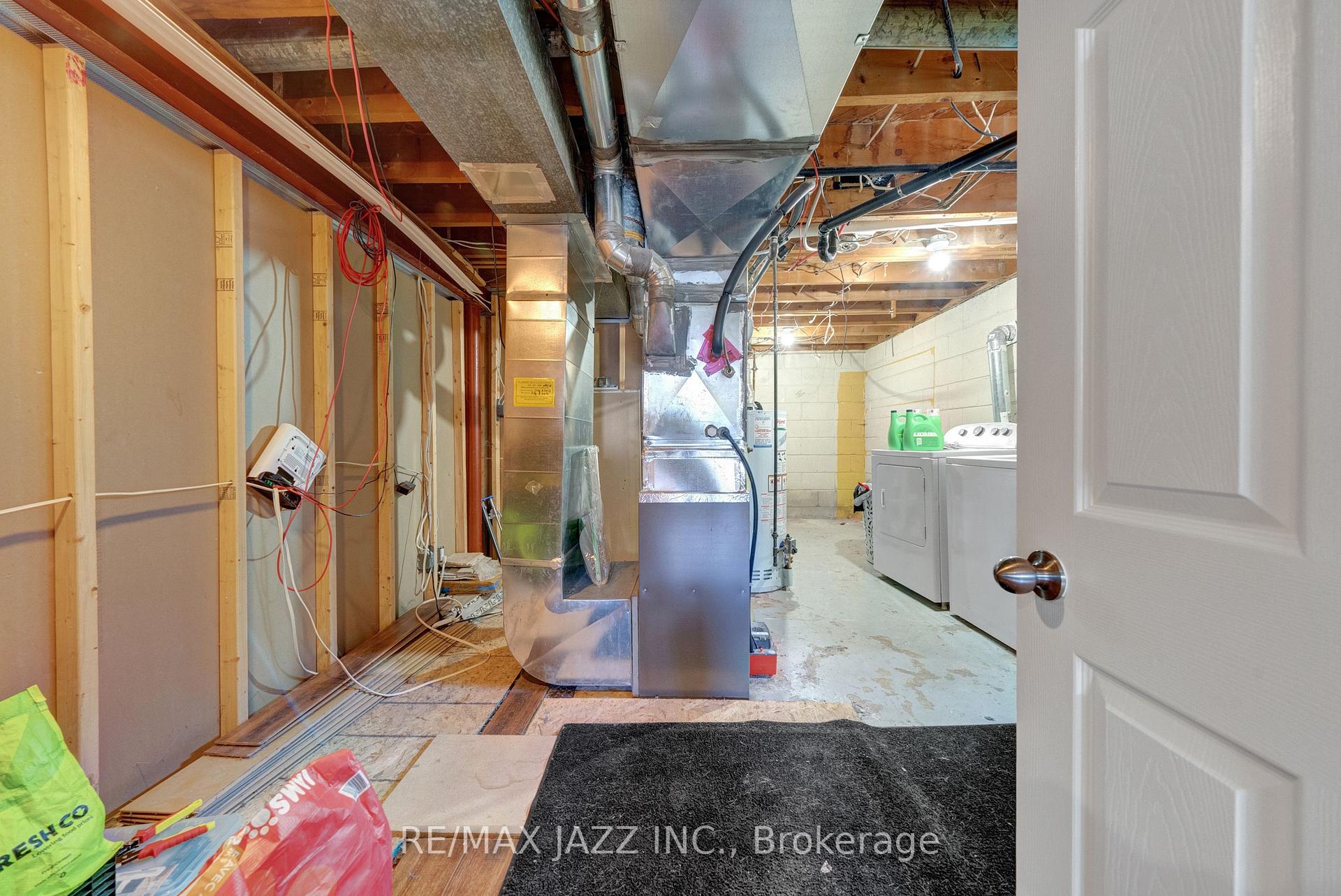 Photo 41 of 1003 Centre Street N, Whitby, Williamsburg — HOMEH