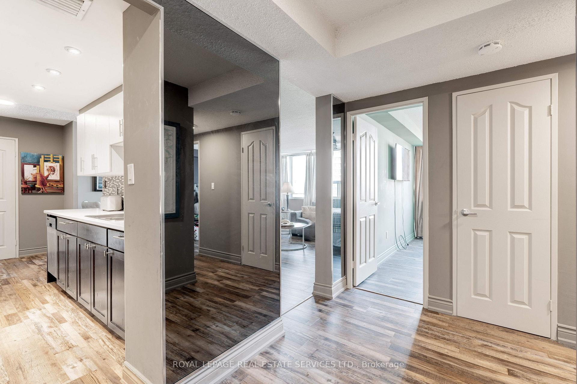 Photo 6 of Unit 808, 120 Duke Street, Hamilton, Durand — HOMEH