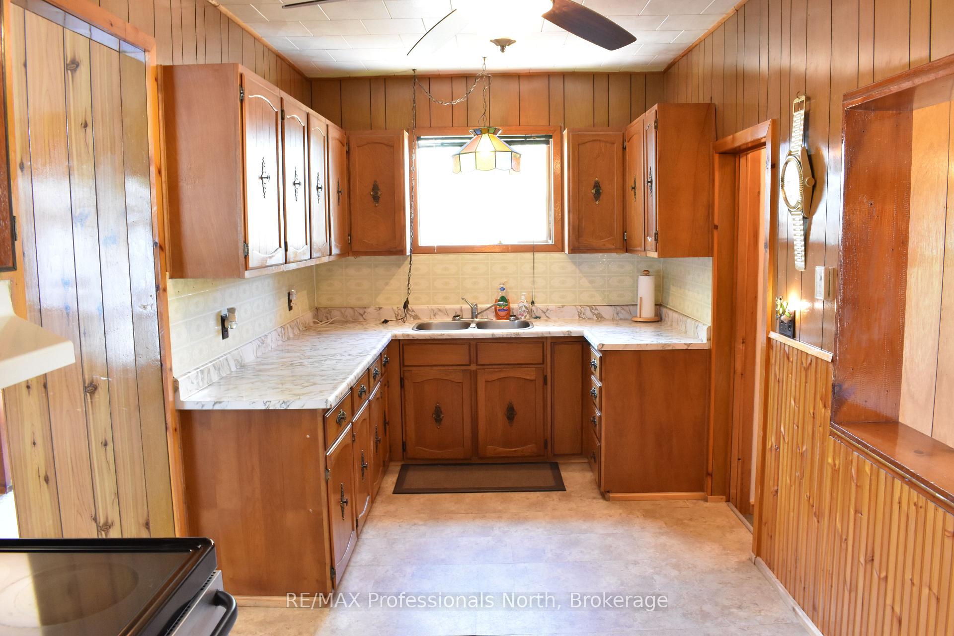 Photo 11 of 12802 Highway 35, Minden Hills, Minden — HOMEH