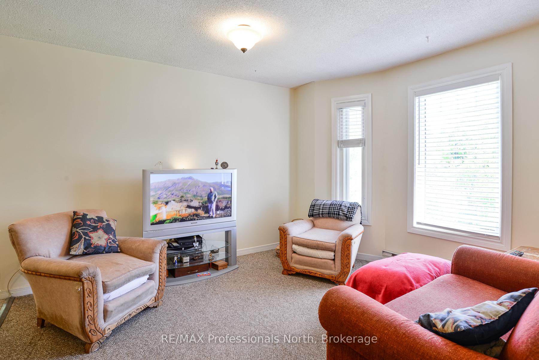 Photo 3 of Unit 303C, 661 Cedar Lane, Bracebridge, Macaulay — HOMEH