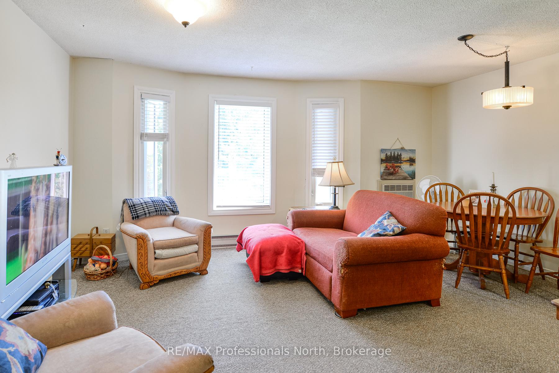 Photo 4 of Unit 303C, 661 Cedar Lane, Bracebridge, Macaulay — HOMEH
