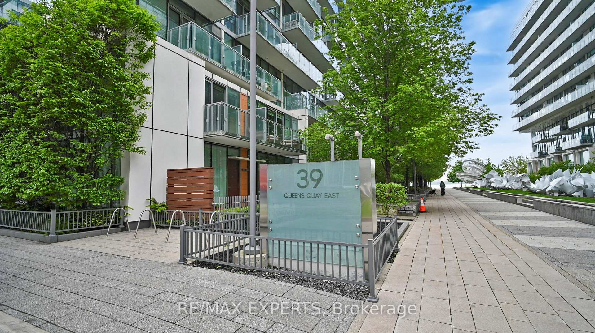 Photo 2 of Unit 934, 39 Queens Quay E, Toronto, Waterfront Communities — HOMEH