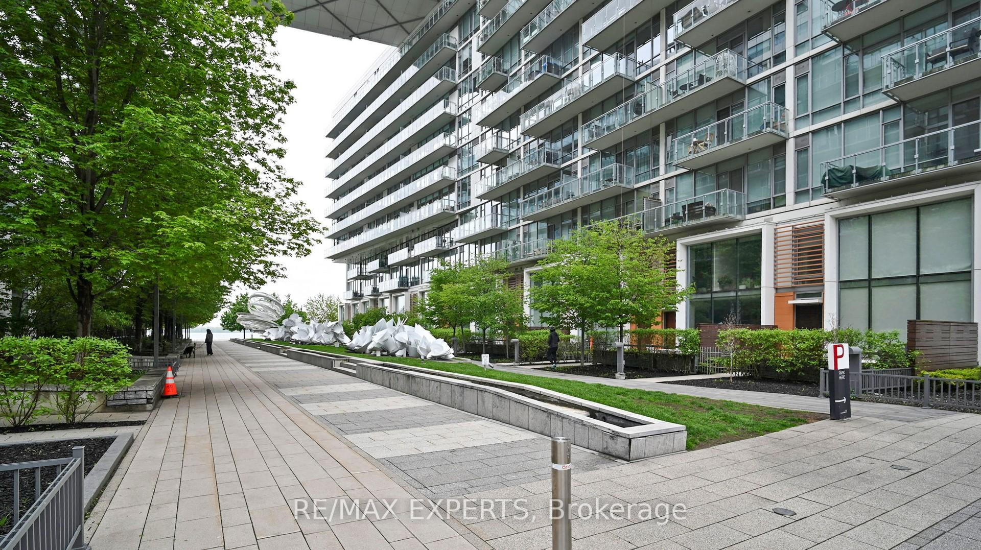 Photo 4 of Unit 934, 39 Queens Quay E, Toronto, Waterfront Communities — HOMEH