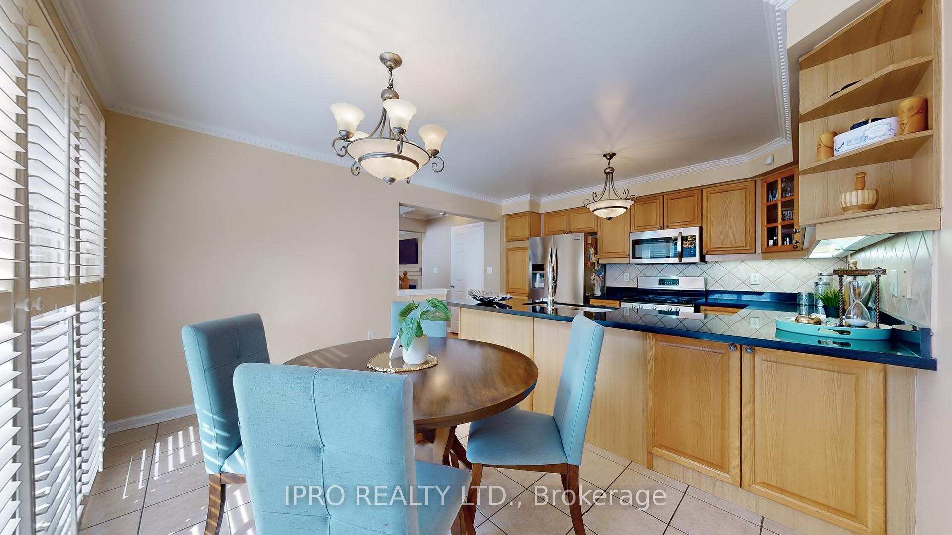 Photo 5 of 35 Redcastle Street, Brampton, Fletcher's Meadow — HOMEH