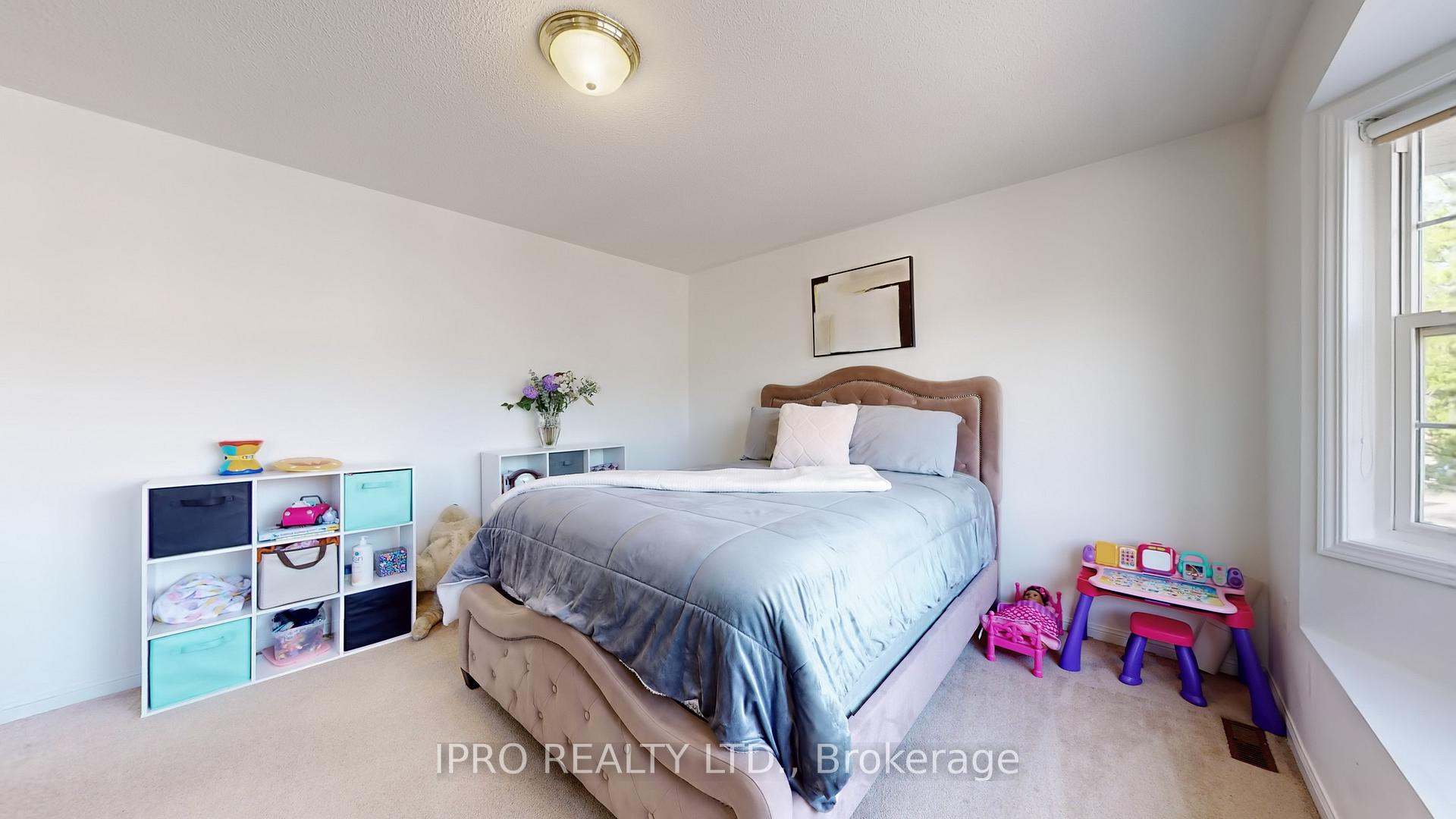 Photo 24 of 35 Redcastle Street, Brampton, Fletcher's Meadow — HOMEH