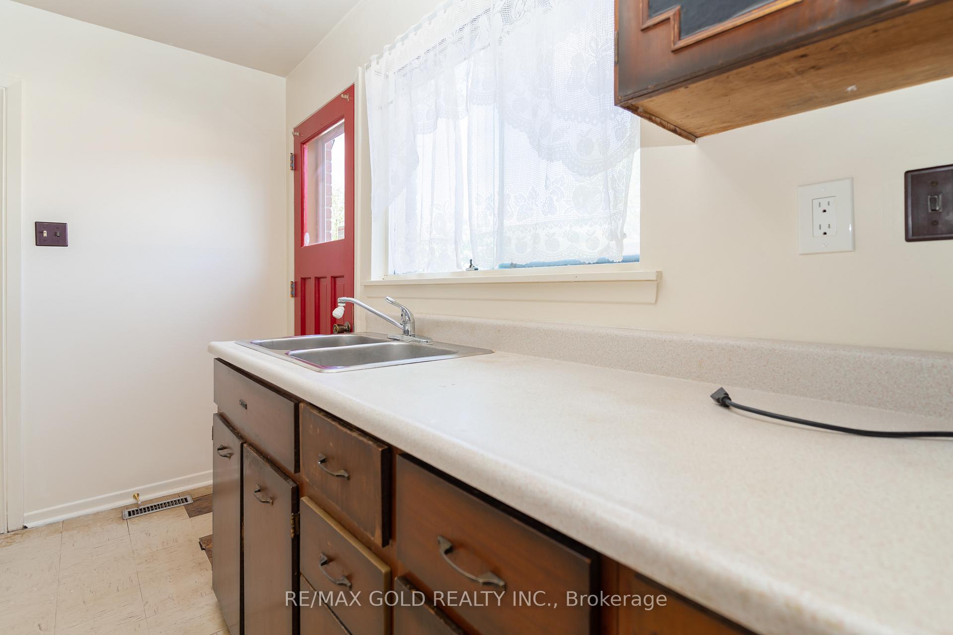 Photo 32 of 22 Dalraith Crescent, Brampton, Southgate — HOMEH