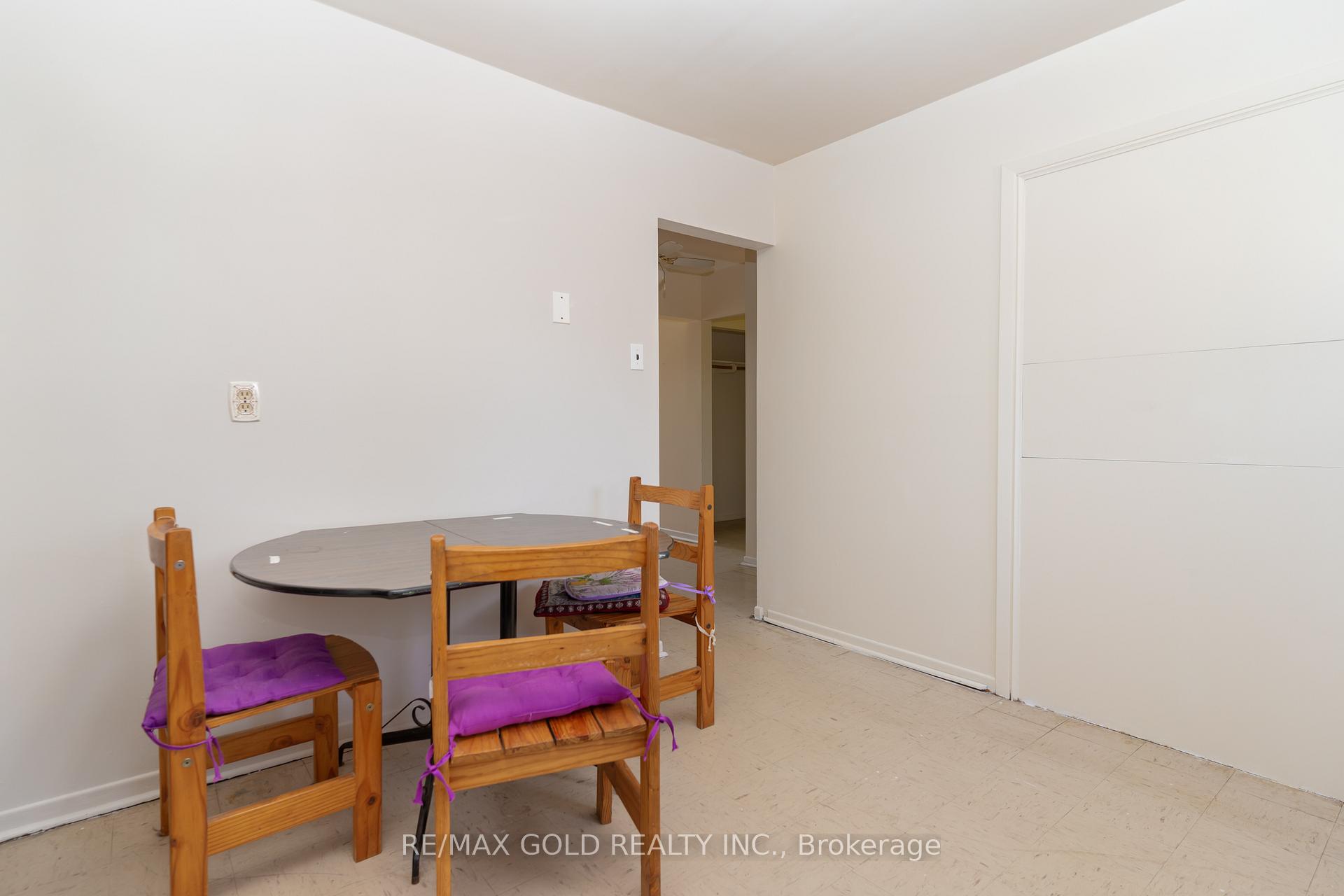 Photo 33 of 22 Dalraith Crescent, Brampton, Southgate — HOMEH
