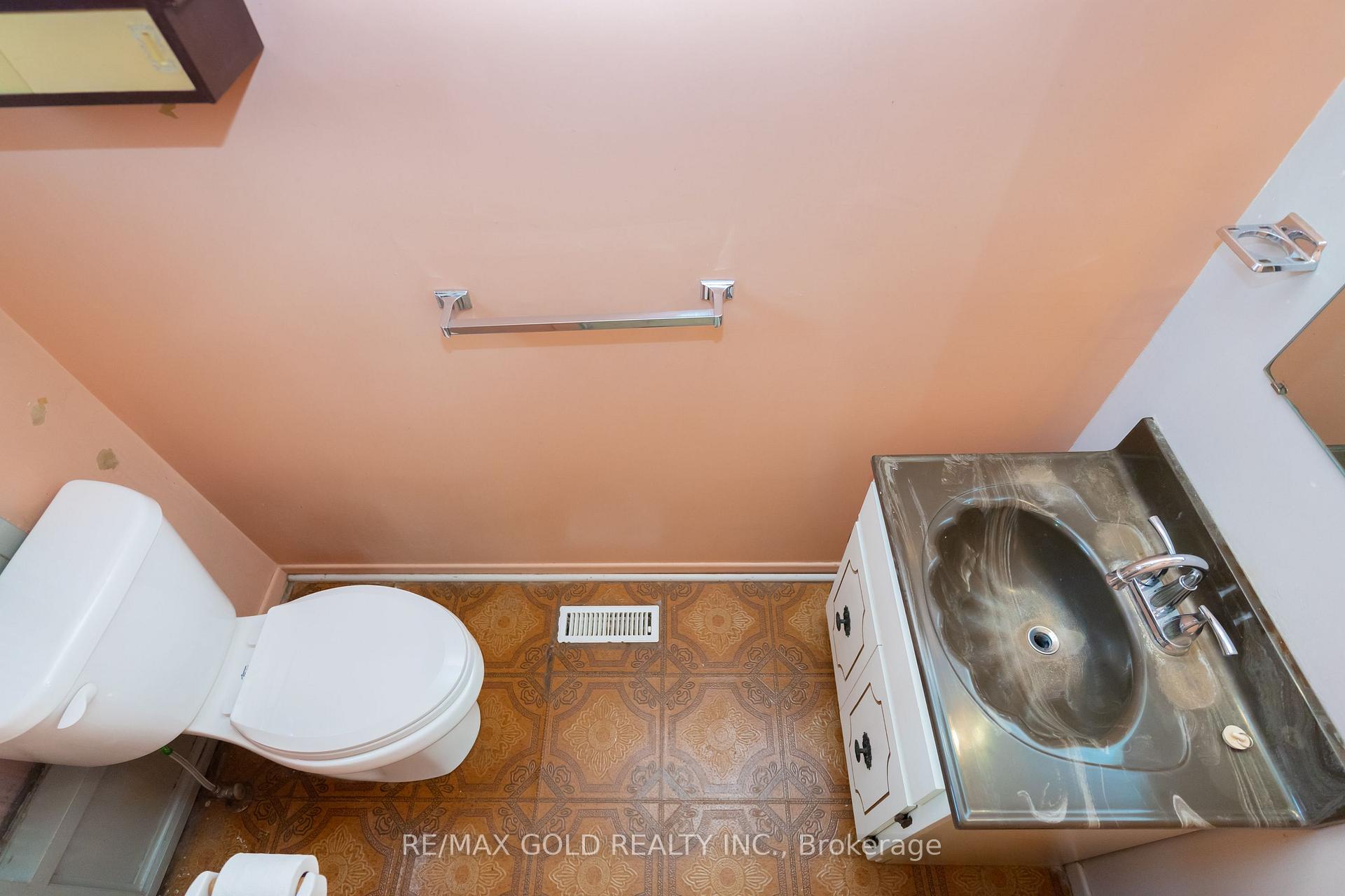 Photo 34 of 22 Dalraith Crescent, Brampton, Southgate — HOMEH