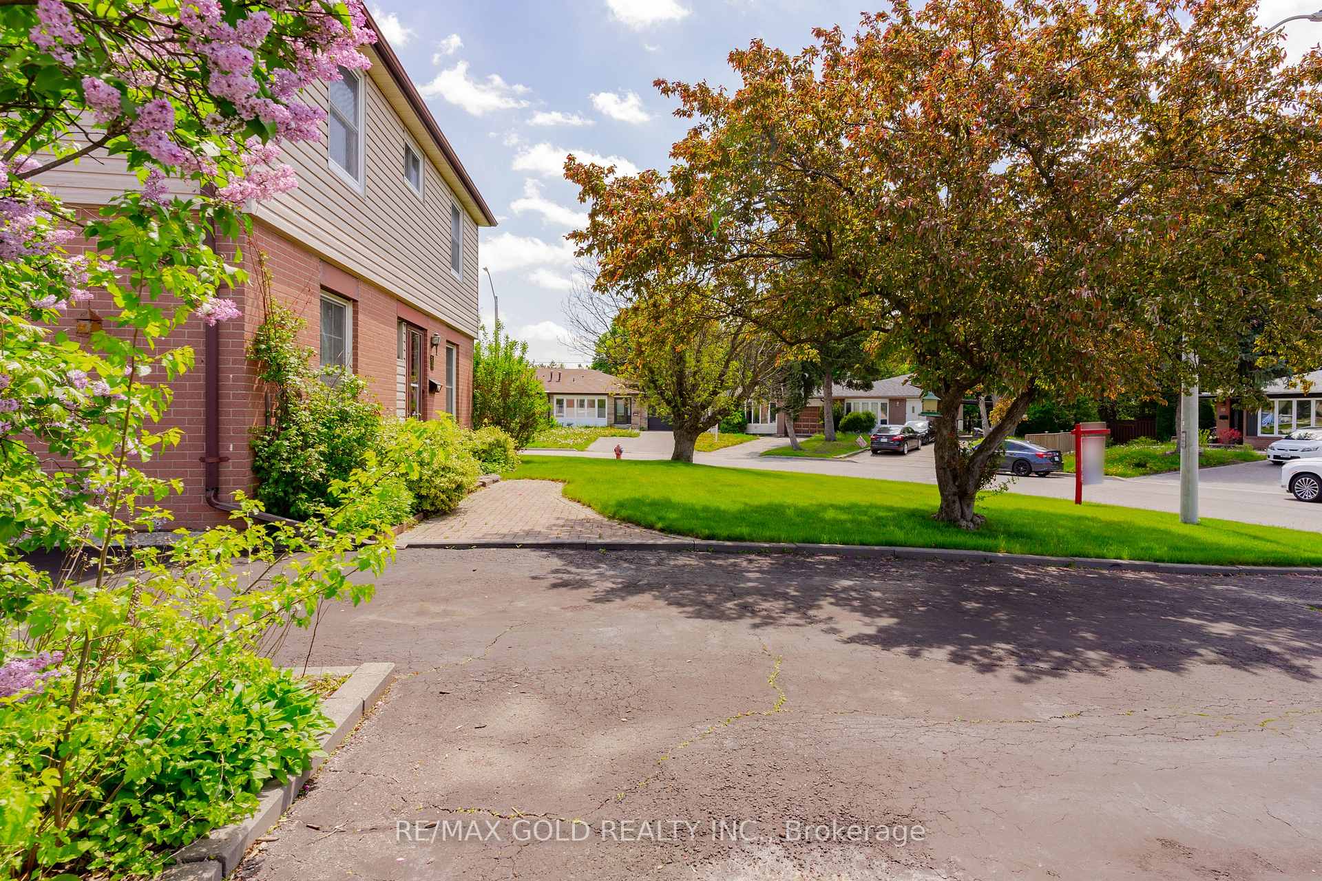 Photo 53 of 22 Dalraith Crescent, Brampton, Southgate — HOMEH