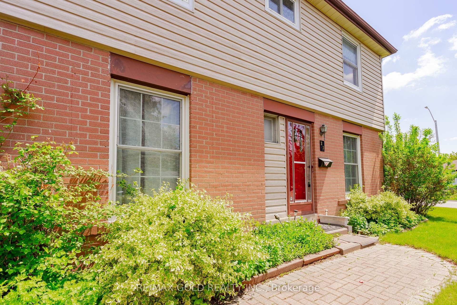 Photo 6 of 22 Dalraith Crescent, Brampton, Southgate — HOMEH