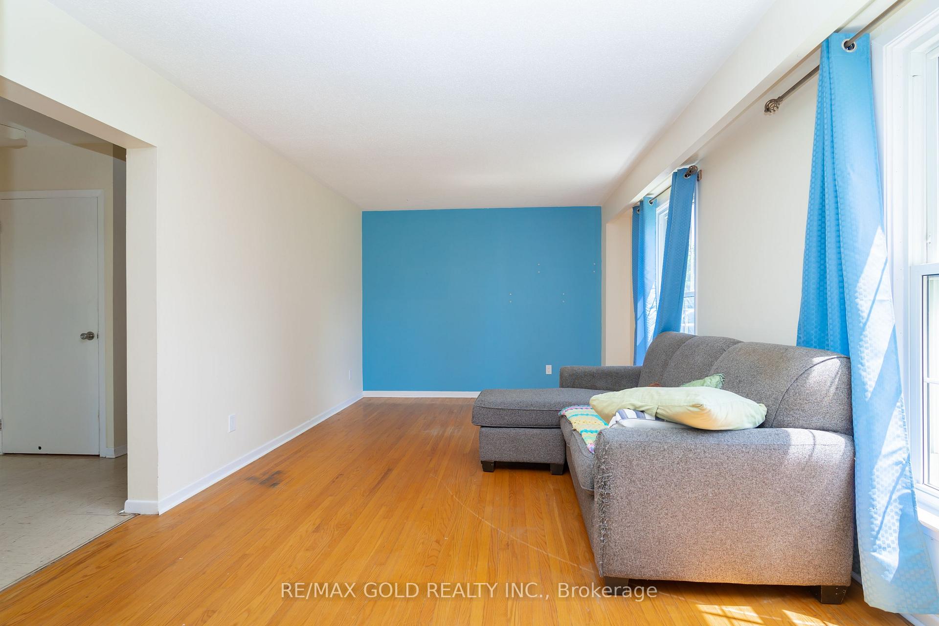 Photo 8 of 22 Dalraith Crescent, Brampton, Southgate — HOMEH