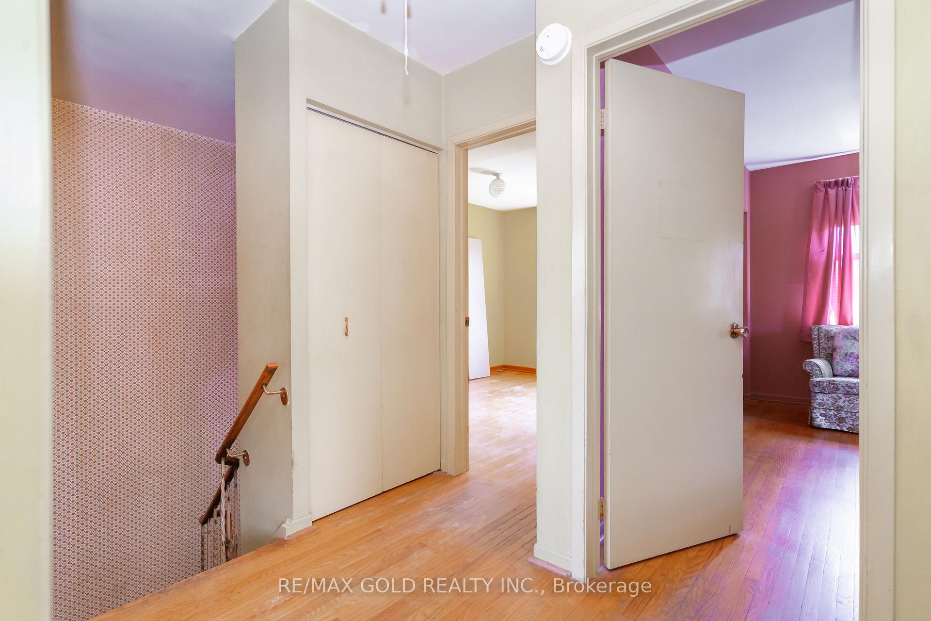 Photo 17 of 22 Dalraith Crescent, Brampton, Southgate — HOMEH
